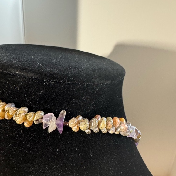 Seashell and Amethyst Chip Necklace with beautiful flower pendant out of shells. - Picture 5 of 6
